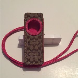 🎁 FREE Coach iPod Shuffle Holder with Lanyard🎁